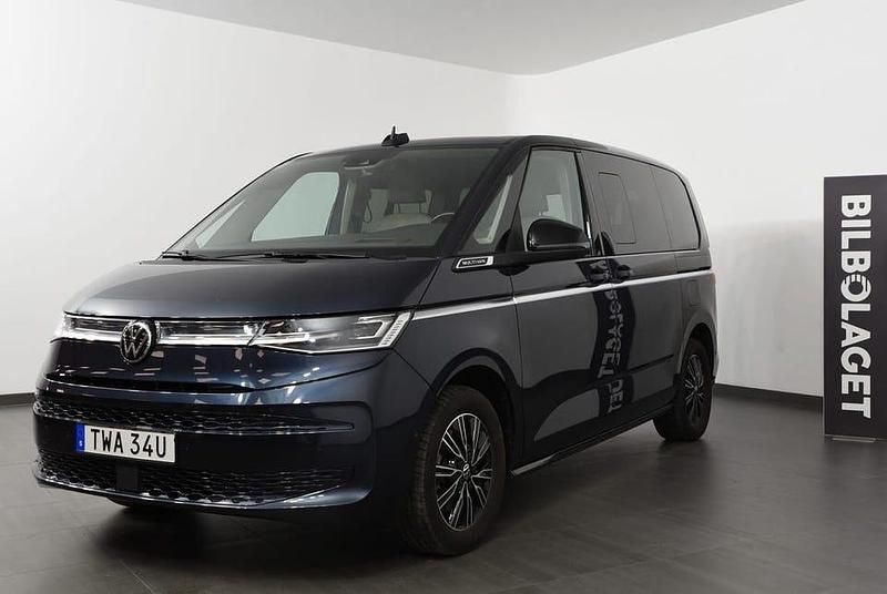 Blå Begagnad 2023 VW Multivan Van | 514 500 kr (Bra pris) - Bild 1/4