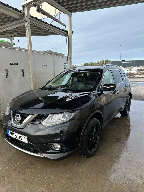 Svart Begagnad 2017 Nissan X-Trail SUV | 190 000 kr (Marknadspris) - Bild 1/4