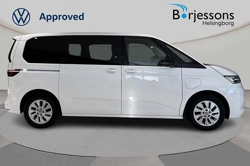 Begagnad VW Multivan Life 220 HK (161 kW) 2024 Vit Van