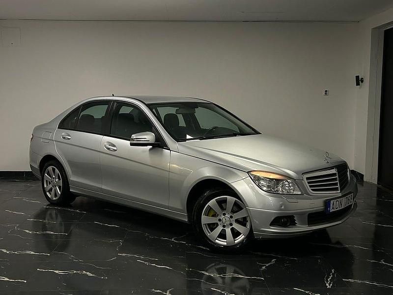 Begagnad Mercedes C180 Classic 156 HK (114 kW) 2008 Silver Sedan