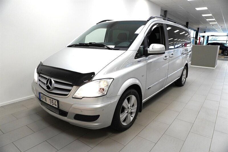 Grå/silver Begagnad 2013 Mercedes Viano Minibuss | 179 800 kr (Marknadspris) - Bild 1/4