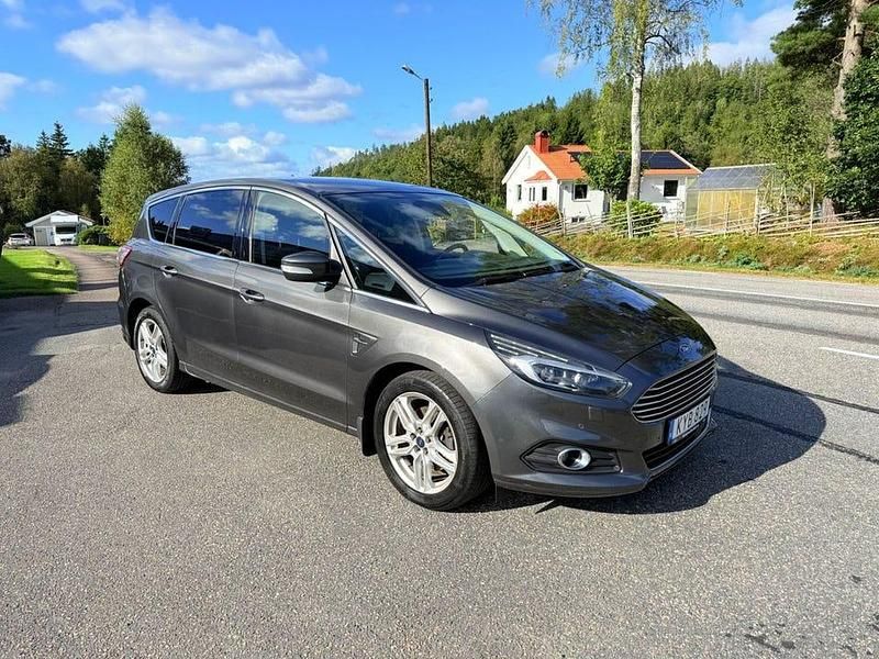 Begagnad Ford S-MAX Business Edition 180 HK (132 kW) 2015 Grå Minibuss