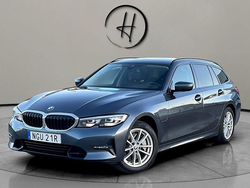 Begagnad BMW 330 Sport Line 292 HK (214 kW) 2021 Grå Kombi