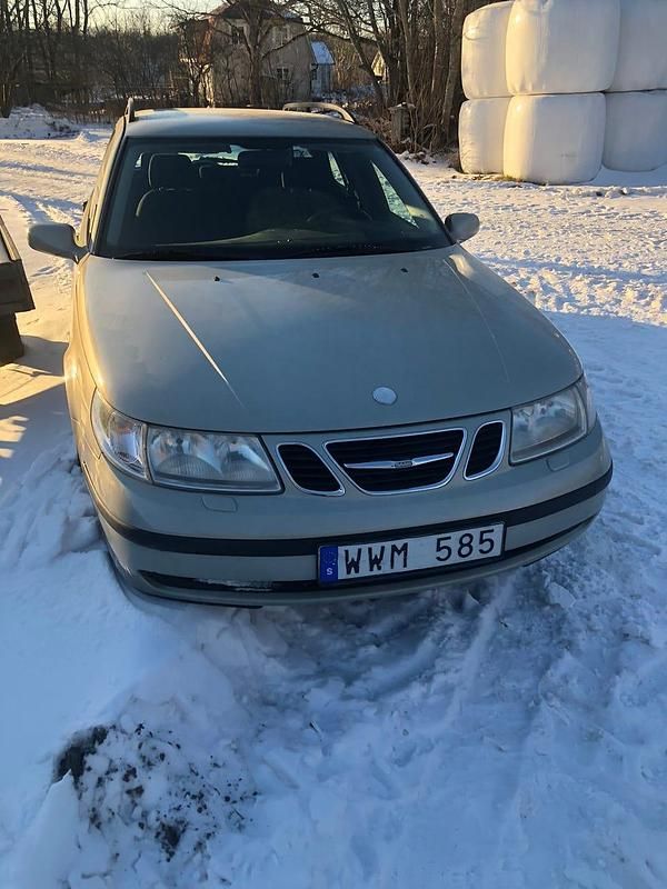 Begagnad Saab 9-5 185 HK (136 kW) 2005 Greengrayyellow metallic Kombi