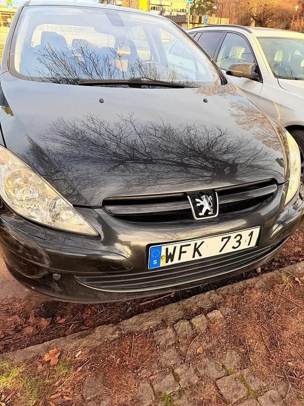 Begagnad 2005 Peugeot 307 Halvkombi | 24 500 kr (Marknadspris) - Bild 1/4