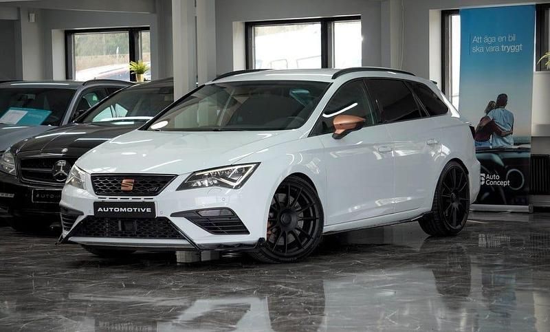 Vit Begagnad 2019 Seat Leon ST 4Drive Kombi | 279 900 kr (Dyr) - Bild 1/4