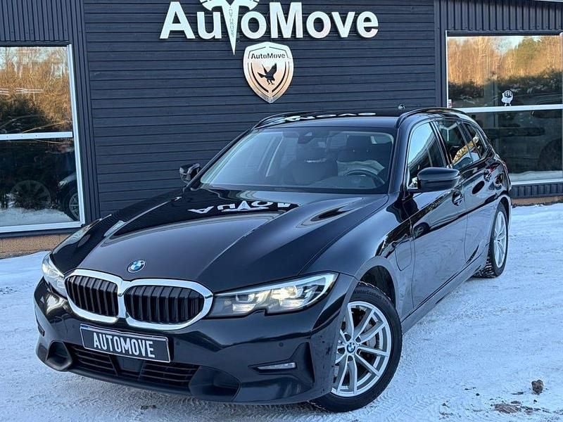 Begagnad BMW 330 292 HK (214 kW) 2021 Svart Kombi