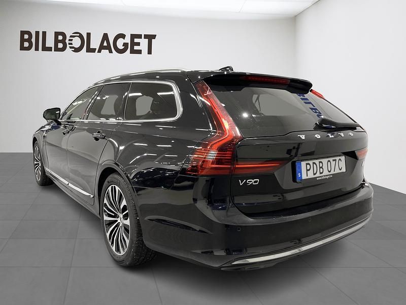 Begagnad Volvo V90 Core 349 HK (256 kW) 2023 Svart Kombi