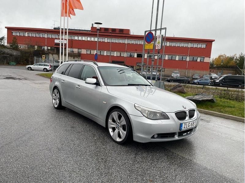 Grå Begagnad 2007 BMW 535 Kombi | 75 000 kr (Superpris) - Bild 1/4