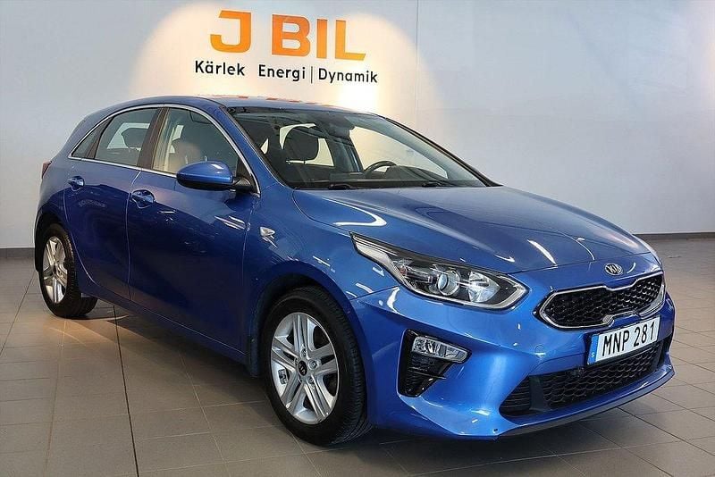 Blå Begagnad 2018 Kia Ceed Halvkombi | 139 900 kr (Marknadspris) - Bild 1/4
