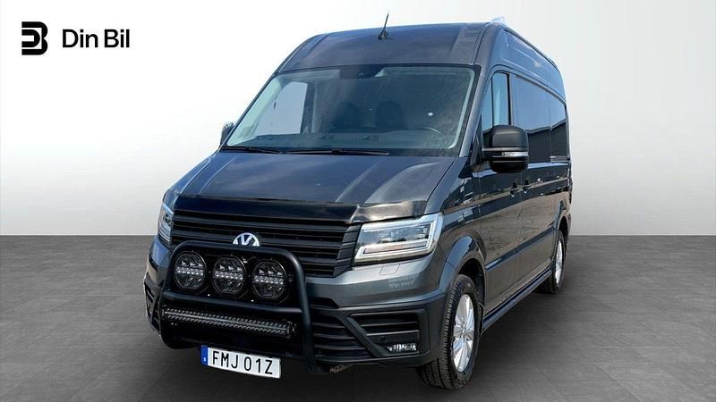 Grå (indiumgrü metallic) Begagnad 2024 VW Crafter Van | 599 000 kr (Dyr) - Bild 1/4