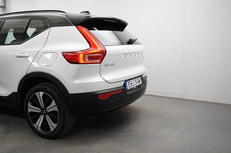 Begagnad Volvo XC40 Core 175 kW (238 HK) 2022 Vit SUV