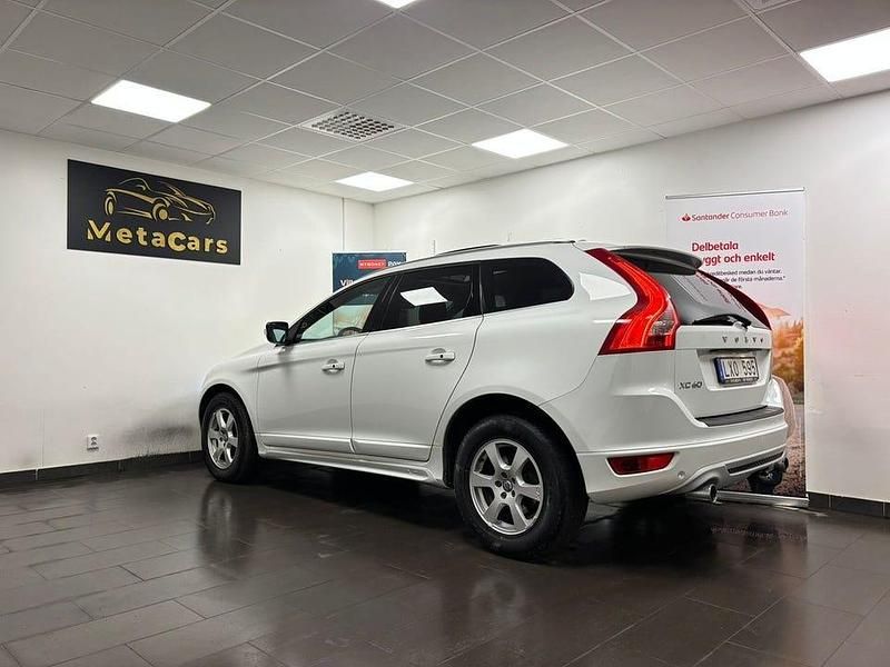 Begagnad Volvo XC60 R-Design 163 HK (119 kW) 2013 Vit SUV