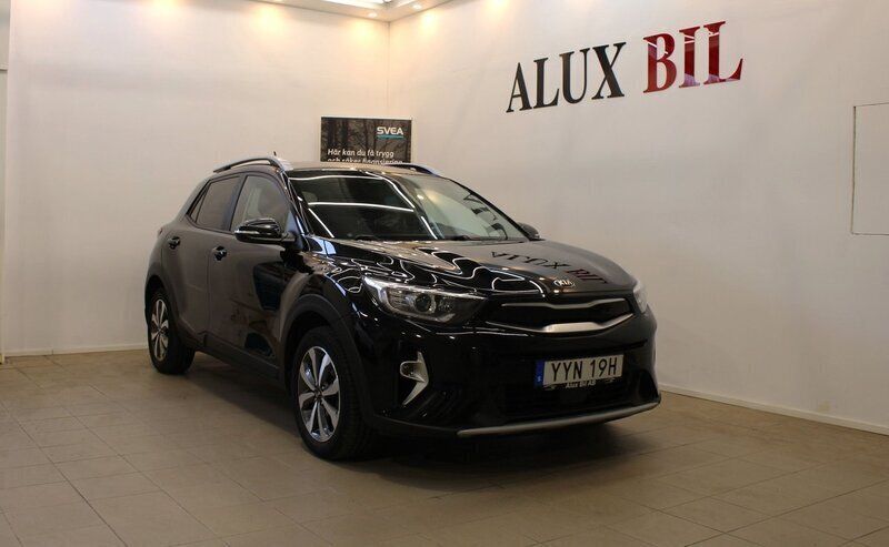 Svart Begagnad 2021 Kia Stonic Advance SUV | 179 900 kr (Marknadspris) - Bild 1/4