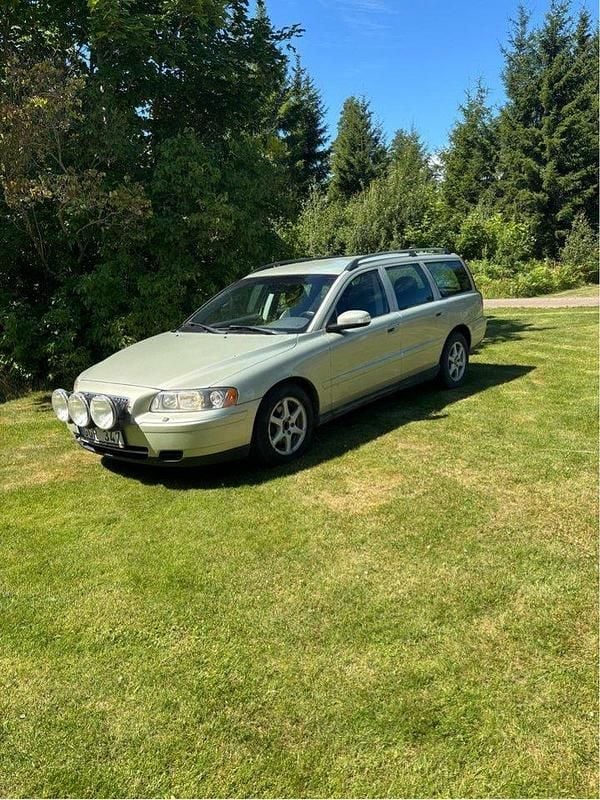 Brun Begagnad 2007 Volvo V70 Kinetic Kombi | 17 000 kr (Superpris) - Bild 1/4