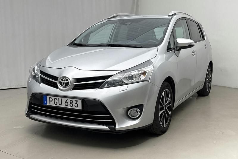 Silver Begagnad 2017 Toyota Verso Edition Minibuss | 167 900 kr (Bra pris) - Bild 1/4