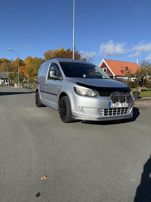 Silver Begagnad 2011 VW Caddy Minibuss | 65 000 kr (Marknadspris) - Bild 1/4