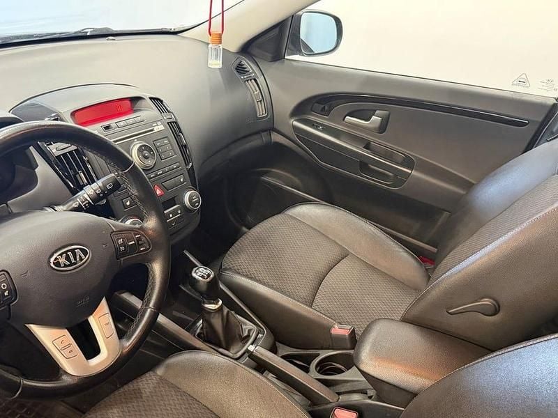 Begagnad Kia Ceed Sportswagon 128 HK (94 kW) 2012 Grå Kombi