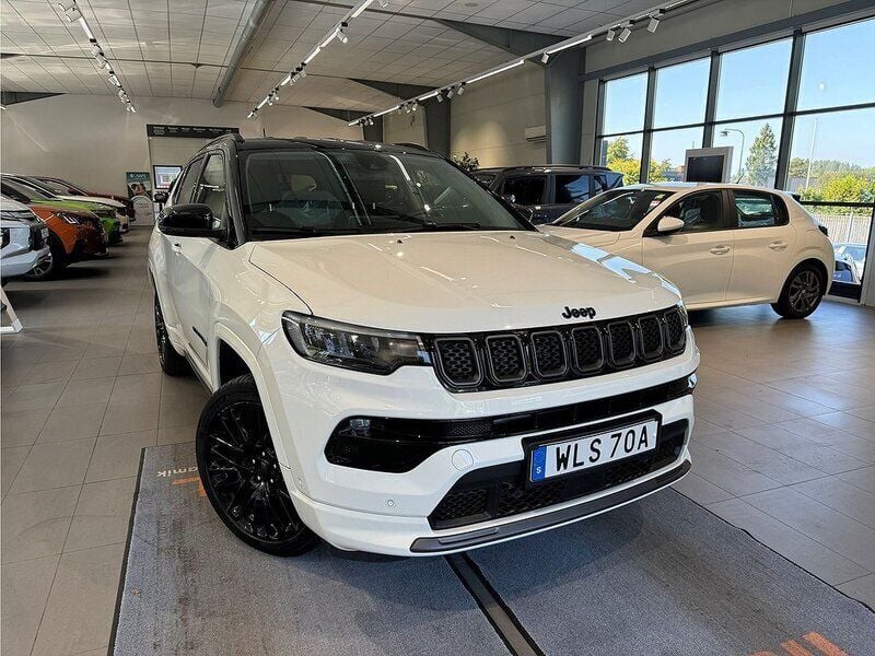 Vit Begagnad 2022 Jeep Compass SUV | 319 900 kr - Bild 1/4