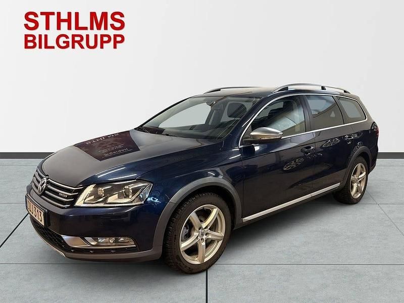 Blå Begagnad 2015 VW Passat Alltrack Kombi | 94 900 kr (Superpris) - Bild 1/4