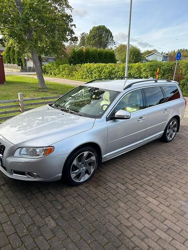 Begagnad 2011 Volvo V70 Kombi | 54 000 kr (Bra pris) - Bild 1/4