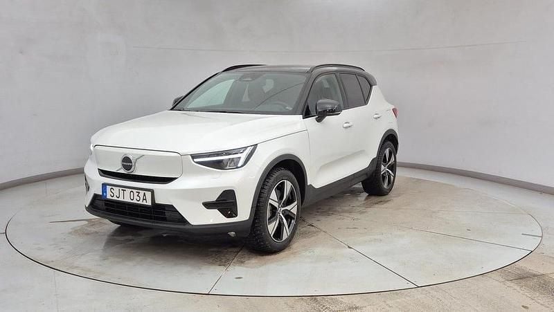 Begagnad Volvo XC40 Core 169 kW (231 HK) 2023 Vit SUV
