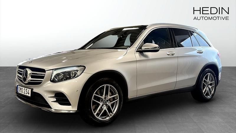 Svart Begagnad 2018 Mercedes GLC220 AMG line Kombi | 269 900 kr (Marknadspris) - Bild 1/4