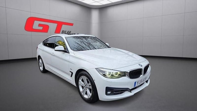 Vit Begagnad 2017 BMW 320 Gran Turismo Sport Line Kombi | 179 900 kr (Dyr) - Bild 1/4