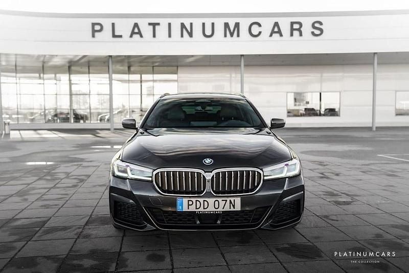 Begagnad BMW 530 M Sport 292 HK (214 kW) 2023 Sophistgrå Kombi