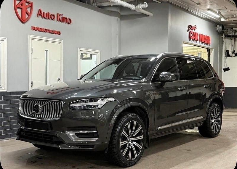 Grå Begagnad 2022 Volvo XC90 Inscription SUV | 579 000 kr - Bild 1/4