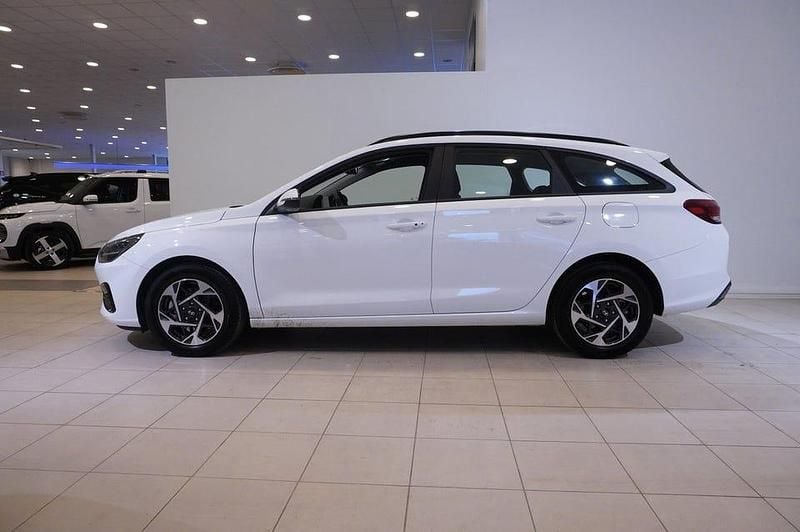 Begagnad Hyundai i30 101 HK (74 kW) 2025 Vit Kombi