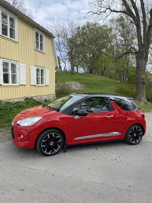 Röd Begagnad 2011 Citroën DS3 Halvkombi | 37 500 kr (Marknadspris) - Bild 1/3