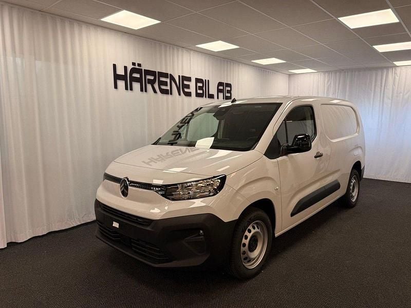 Vit (vit kaolin) Ny 2025 Citroën Berlingo Minibuss | 325 174 kr (Marknadspris) - Bild 1/4