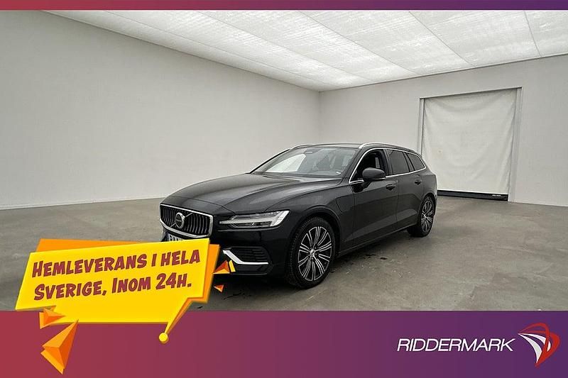 Svart Begagnad 2022 Volvo V60 Core Kombi | 324 600 kr (Marknadspris) - Bild 1/3