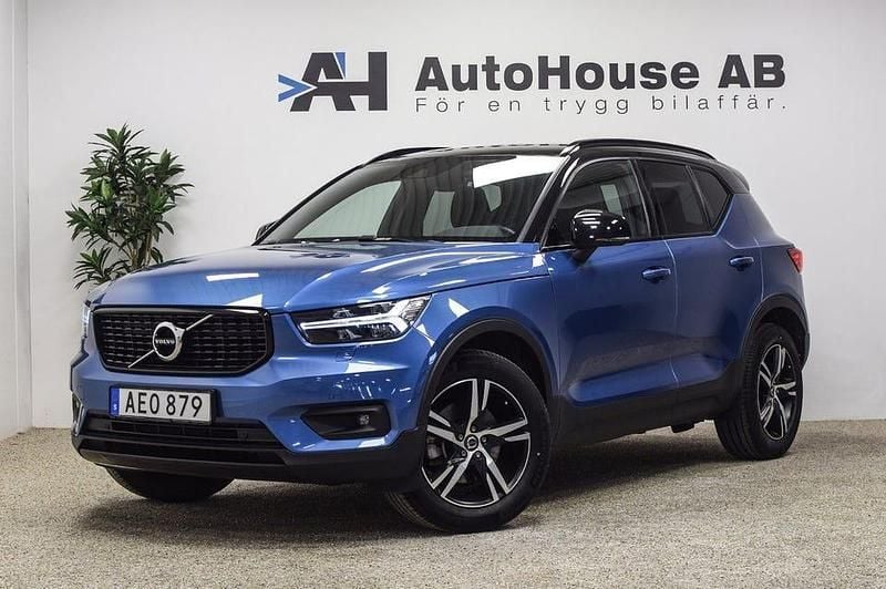 Blå Begagnad 2020 Volvo XC40 R-Design SUV | 329 000 kr (Marknadspris) - Bild 1/4