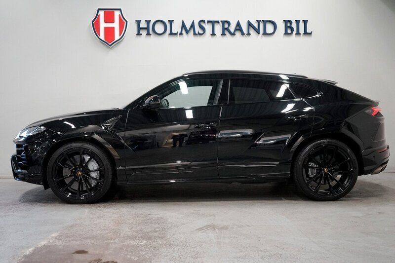 Svart Begagnad 2021 Lamborghini Urus SUV | 2 549 900 kr - Bild 1/4