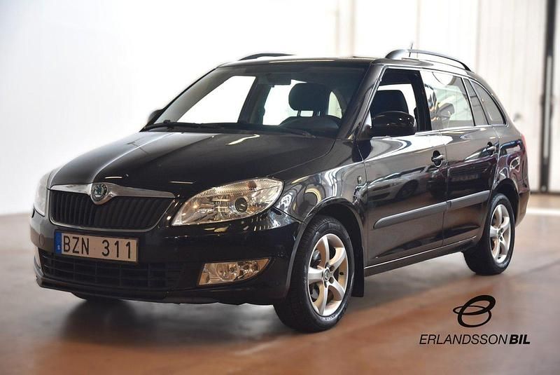 Svart Begagnad 2011 Skoda Fabia Elegance Kombi | 54 900 kr (Lite dyr) - Bild 1/4
