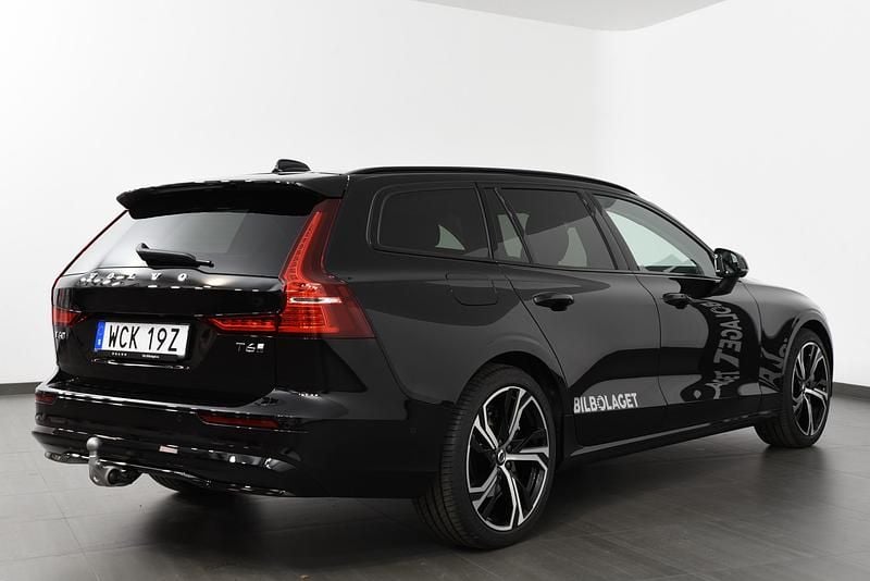 Begagnad Volvo V60 349 HK (256 kW) 2026 Svart Kombi