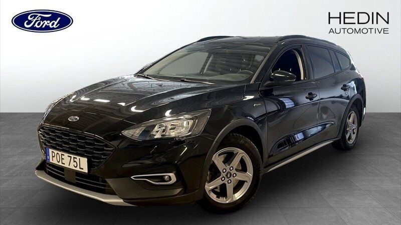 Svart (black) Begagnad 2022 Ford Focus Active Kombi | 219 900 kr (Marknadspris) - Bild 1/4