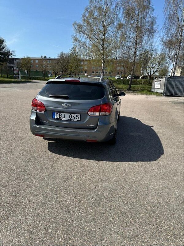 Grå Begagnad 2013 Chevrolet Cruze Kombi | 36 500 kr (Bra pris) - Bild 1/4