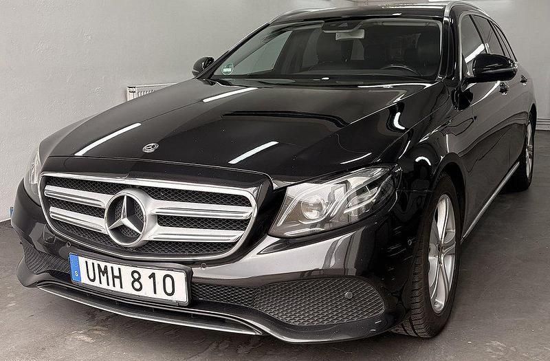 Svart Begagnad 2018 Mercedes E220 Avantgarde Kombi | 159 000 kr - Bild 1/4
