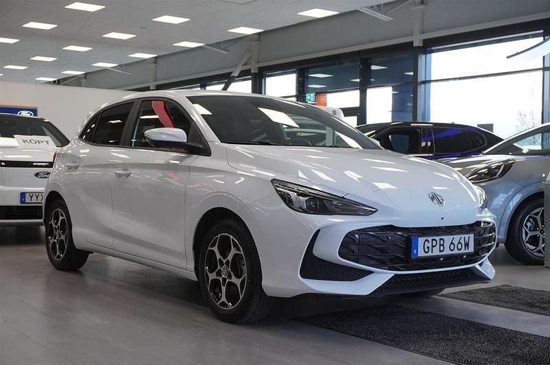 Begagnad MG MG3 194 HK (142 kW) 2024 Dover white Halvkombi