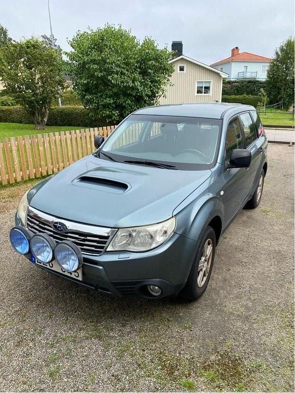 Grön Begagnad 2009 Subaru Forester SUV | 16 000 kr (Bra pris) - Bild 1/4