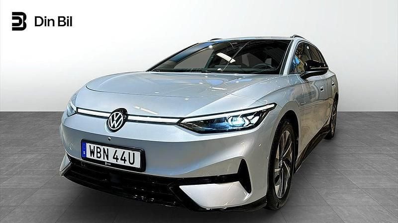 Silver Begagnad 2024 VW ID.7 Pro Kombi | 529 900 kr (Marknadspris) - Bild 1/4