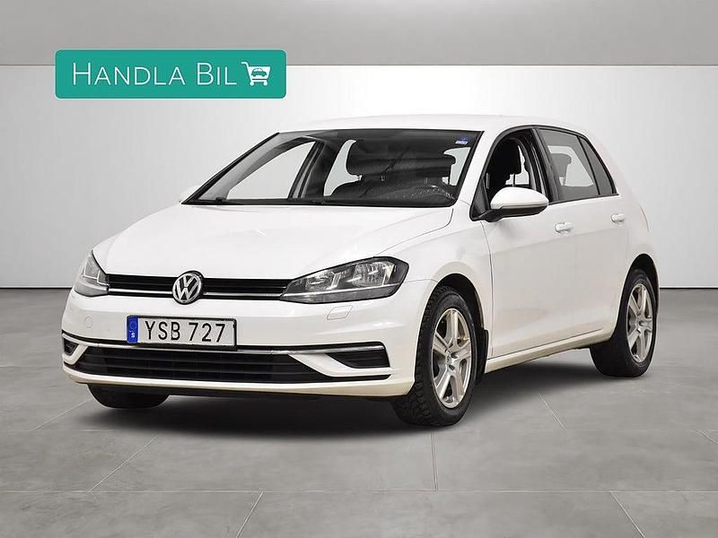 Vit Begagnad 2017 VW Golf VII Halvkombi | 119 900 kr (Marknadspris) - Bild 1/4