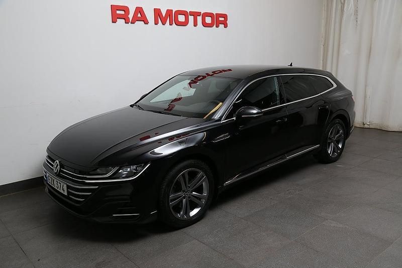 Svart Begagnad 2022 VW Arteon R-line Kombi | 288 800 kr (Marknadspris) - Bild 1/3