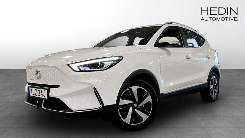 Vit (white) Begagnad 2022 MG ZS Comfort Sedan | 249 900 kr (Bra pris) - Bild 1/4