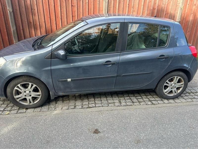 Blå Begagnad 2006 Renault Clio R.S. Halvkombi | 18 900 kr (Marknadspris) - Bild 1/3