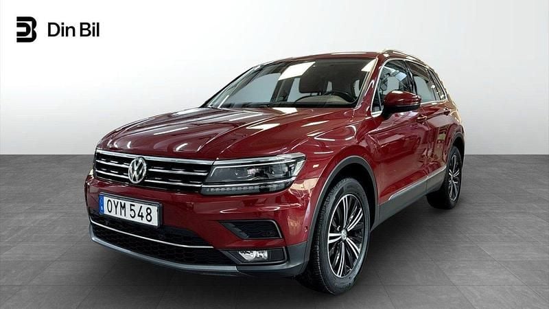 Röd Begagnad 2018 VW Tiguan Highline SUV | 299 900 kr (Lite dyr) - Bild 1/4