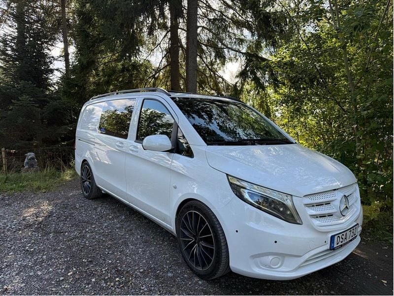 Vit Begagnad 2015 Mercedes Vito Minibuss | 255 000 kr (Dyr) - Bild 1/4
